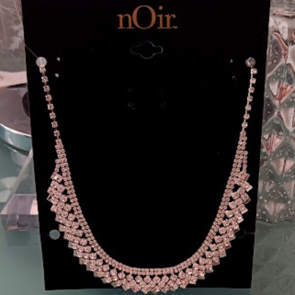 NOIR JEWELRY Glamorous Silver Round & Square Clear Crystal Statement Necklace - Picture 1 of 3